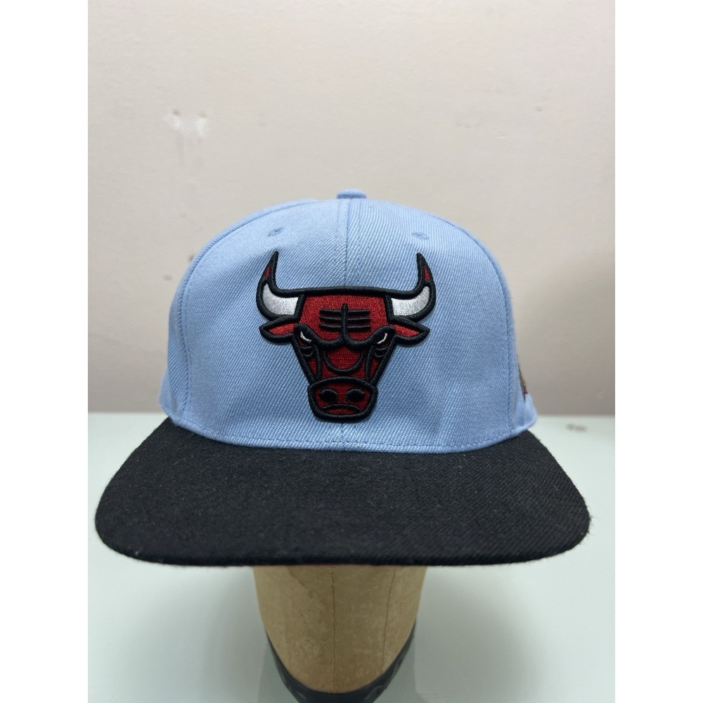 Mitchell & Ness Chicago Bulls Fitted Cap 7 5/8 1998 NBA Finals Patch